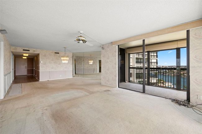 APT-1201 - 9415 Blind Pass Rd, Condo with 2 bedrooms, 2 bathrooms and null parking in ST PETE BEACH FL | Image 5