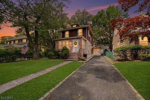 112 Grove Ave, Verona, NJ, 07044-1620 | Card Image