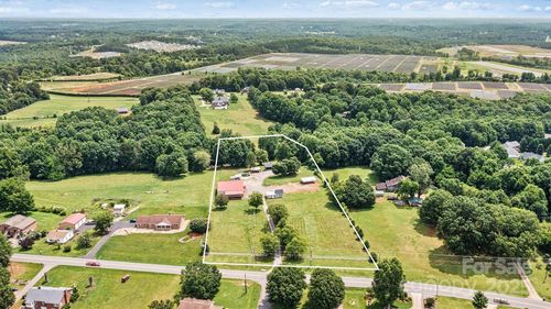 3724 County Home Rd, Conover, NC, 28613-7504 | Card Image