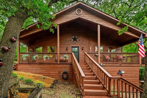 188 Hacienda Dr, Pottsboro, TX, 75076-4588 | Card Image