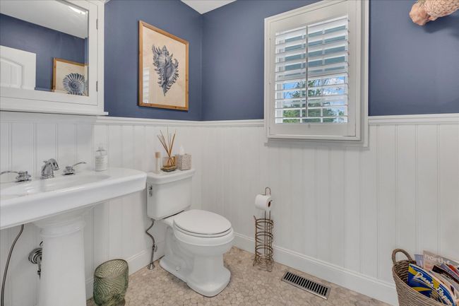 25 Lighthouse Rd, House other with 4 bedrooms, 3 bathrooms and null parking in Southold NY | Image 8