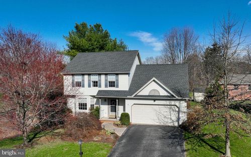 2021 Aslan Dr, YORK, PA, 17404-1294 | Card Image