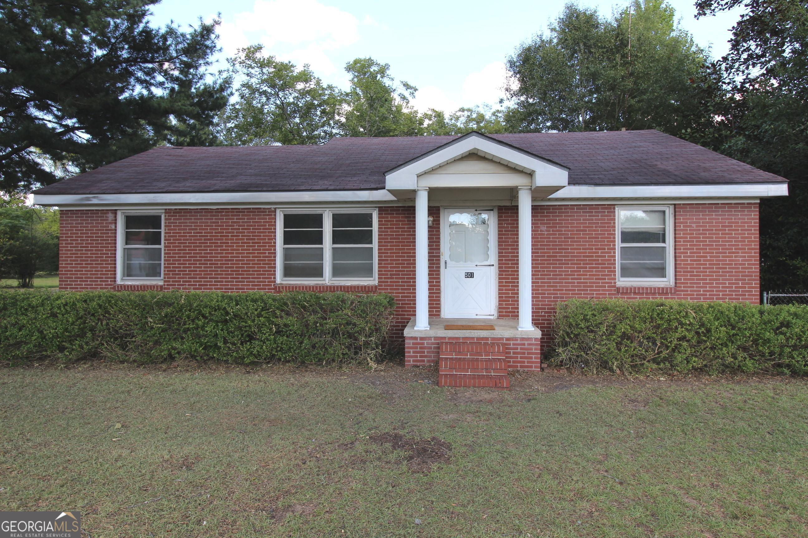 Oak St, Butler, GA 31006