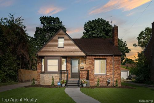 15756 Lindsay St, Detroit, MI, 48227-1524 | Card Image