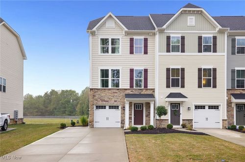 316 E Reno Dr, Louisville, OH, 44641-8747 | Card Image