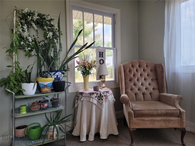 FOYER | Image 13