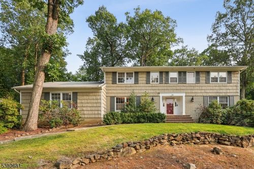 10 Byron Rd, North Caldwell, NJ, 07006-4204 | Card Image