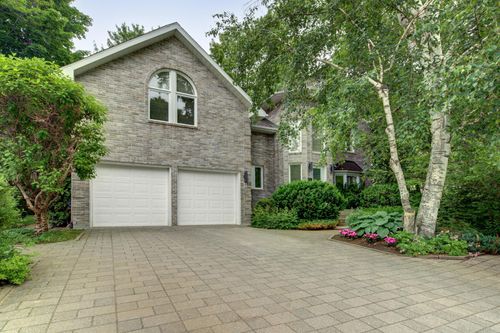 {{alt}} | Card Image