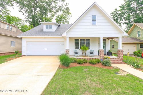 12 Oakwood Glen Dr, Clinton, MS, 39056-4314 | Card Image