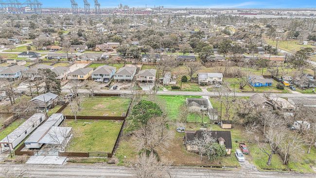 402 Bay Oaks Dr, Home with 0 bedrooms, 0 bathrooms and null parking in La Porte TX | Image 15