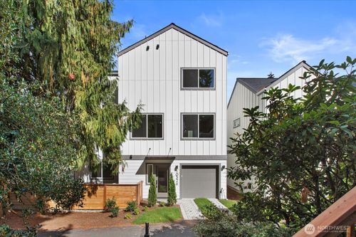 10326 Ashworth Ave N, Seattle, WA, 98133-9410 | Card Image