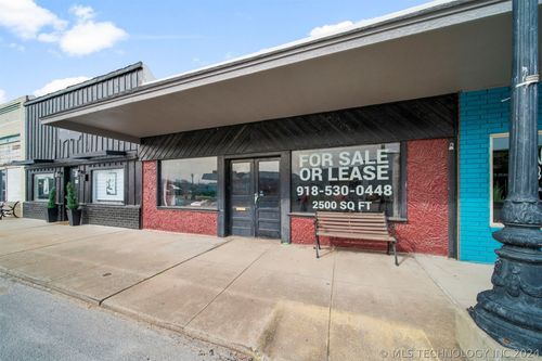 111 E Main St, Locust Grove, OK, 74352-5310 | Card Image