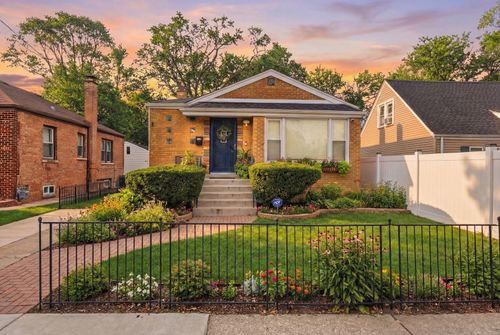 14111 State St, Riverdale, IL, 60827-2235 | Card Image
