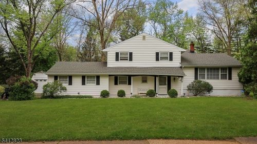 112 Midvale Ave, Millington, NJ, 07946-1327 | Card Image