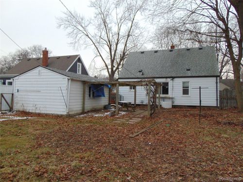 2330 Buckingham Ave, Berkley, MI, 48072-1217 | Card Image