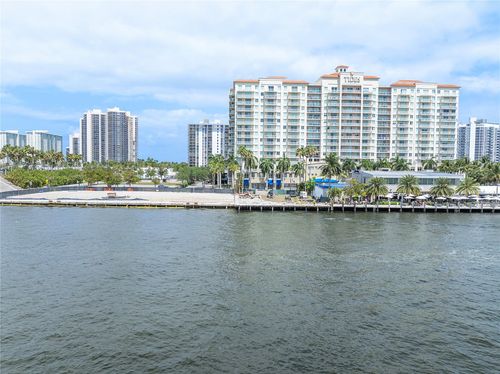 405-3000 E Oakland Park Blvd, Fort Lauderdale, FL, 33306-1818 | Card Image