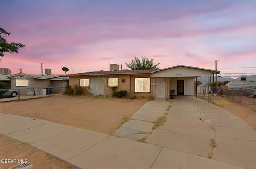 9205 Salisbury Dr, El Paso, TX, 79924-7251 | Card Image