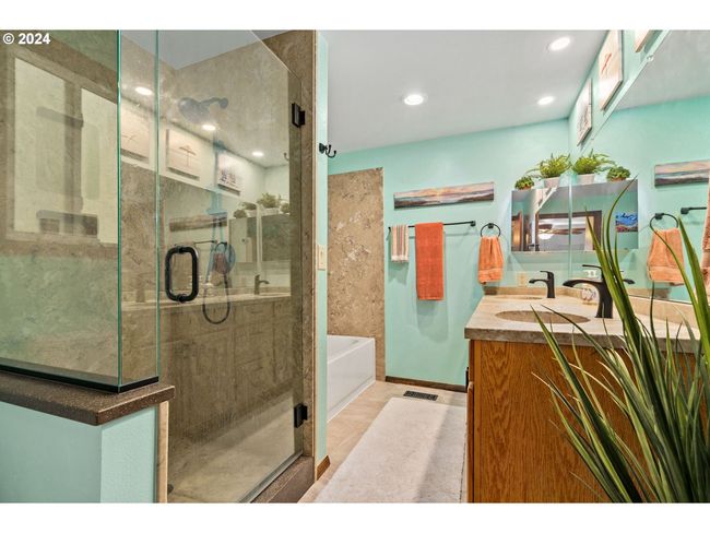 Bathroom | Image 22