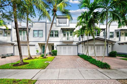 218-218 Ne 15th Ave, Fort Lauderdale, FL, 33301-1726 | Card Image