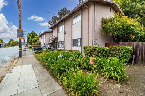 450 44th Street, Richmond, CA, 94805 | Card Image