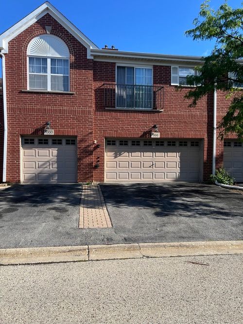 996 Enfield Dr, Northbrook, IL, 60062-5987 | Card Image
