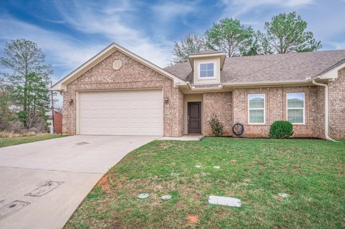 2200 Woodgrove Ln, Longview, TX, 75605-2280 | Card Image