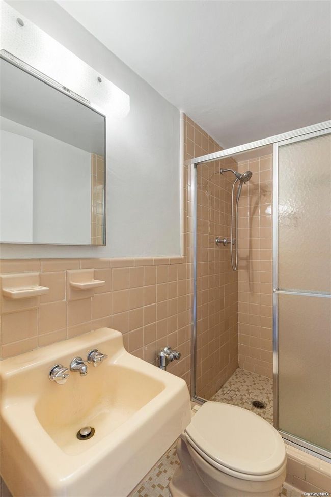 Primary Bedroom Bath | Image 8
