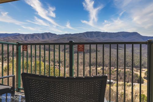 303-3710 Weber Rd, Gatlinburg, TN, 37738-6450 | Card Image