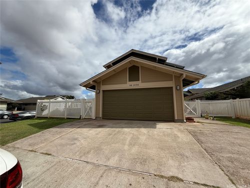 94-1098 Awalua St, Waipahu, HI, 96797-5323 | Card Image