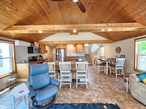 15381 1st St, Clear Lake, IA, 50428-8815 | Card Image