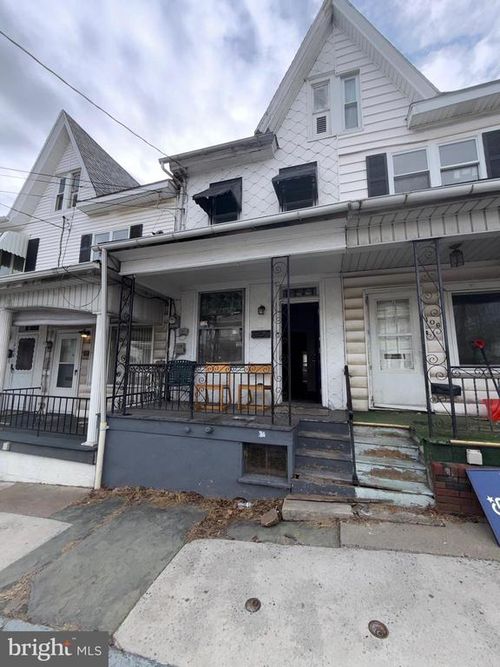 104 N Poplar St, Coal Township, PA, 17866-1823 | Card Image