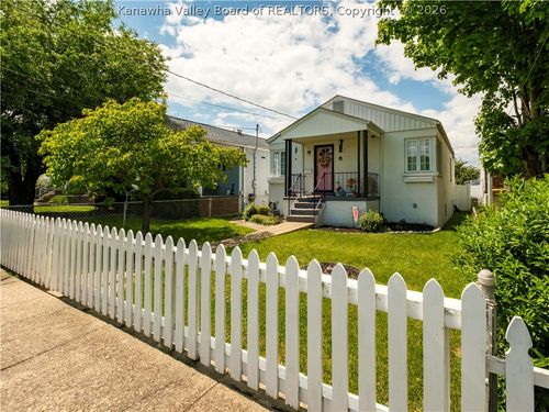 339 17th St, Dunbar, WV, 25064-2809 | Card Image