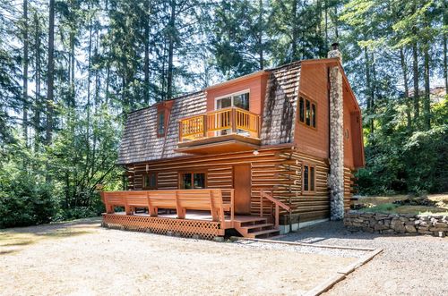 879 9th Ave, Fox Island, WA, 98333-9676 | Card Image