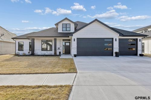 28533 Jessie Cir, Valley, NE, 68064-1678 | Card Image