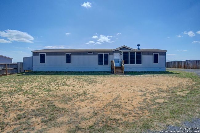 4817 W Fm 476, House other with 4 bedrooms, 2 bathrooms and null parking in Poteet TX | Image 4