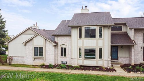 unit-31-20425 Villa Grande Circle, Clinton Charter Township, MI, 48038 | Card Image