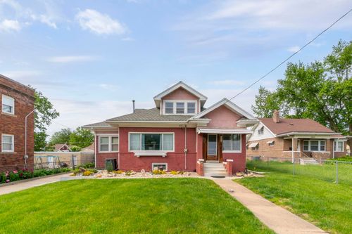 1810 W 4th St, Waterloo, IA, 50701-4153 | Card Image