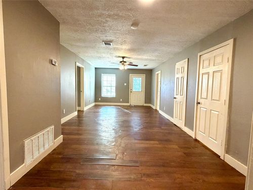 4727 Eppes St, Houston, TX, 77021-2805 | Card Image