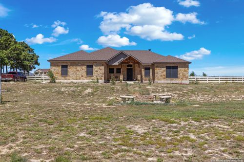 217 Bluebonnet Rdg, La Vernia, TX, 78121-5159 | Card Image