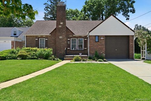 200 Edward Court, Hempstead, NY, 11552 | Card Image
