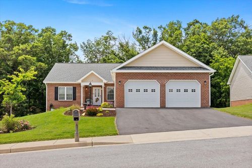 7 Oak View Dr, STAUNTON, VA, 24401-9170 | Card Image