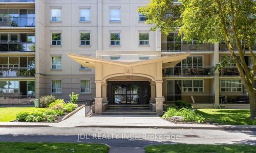908-6400 Huggins St, Niagara Falls, ON, L2J3G5 | Card Image