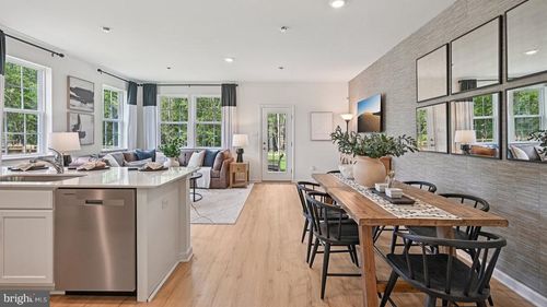 5 Regina Way, BELLMAWR, NJ, 08031 | Card Image