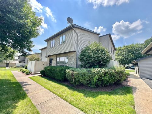 762 Lake Rd, New Lenox, IL, 60451-3644 | Card Image