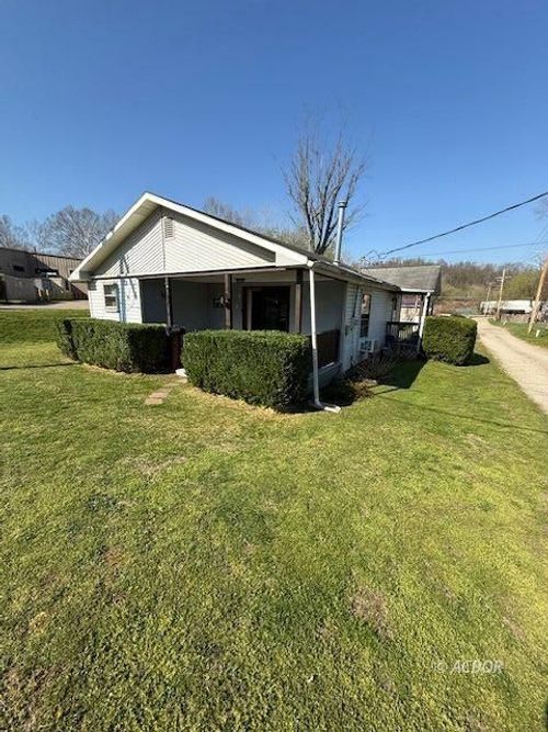 1 Cardaras Dr, Glouster, OH, 45732-8011 | Card Image