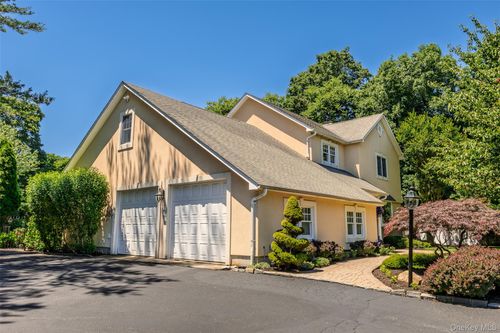 14 Fairway Dr, Port Jefferson, NY, 11777-1124 | Card Image