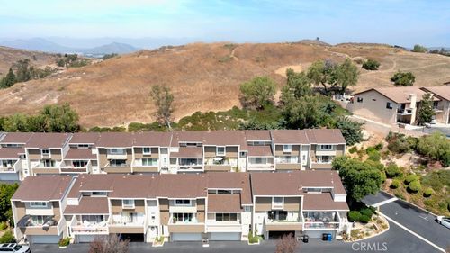 753 Warwick Ave, Thousand Oaks, CA, 91360-3720 | Card Image