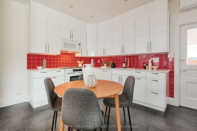 333 Sackville St, House attached with 3 bedrooms, 2 bathrooms and null parking in Toronto ON | Image 15