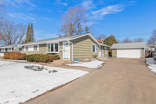 841 Pandora Dr Ne, Fridley, MN, 55432-4547 | Card Image