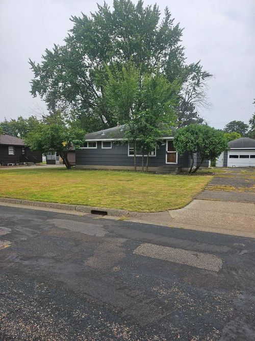 5107 Winchester Ln, Brooklyn Center, MN, 55429-1640 | Card Image